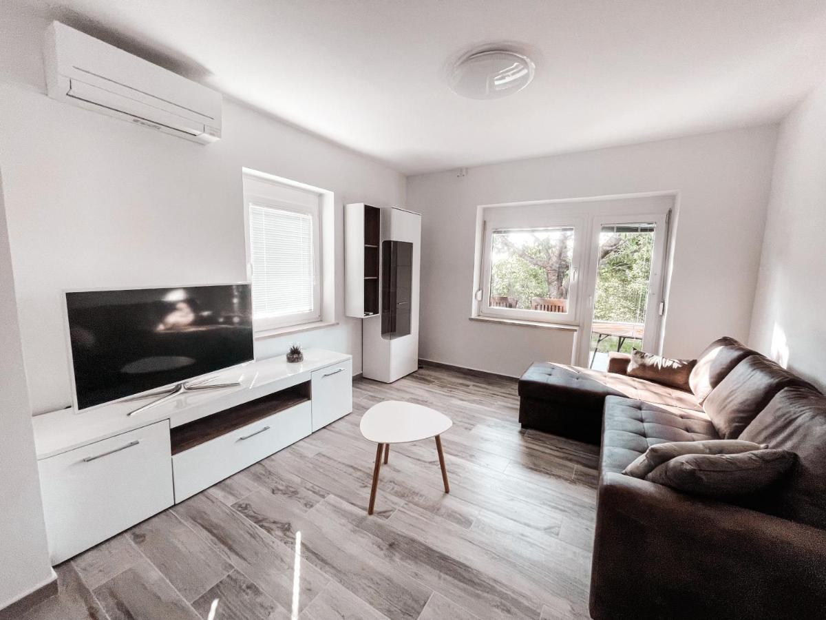 Riad Apartments Premium Zgornje Skofije Exteriör bild