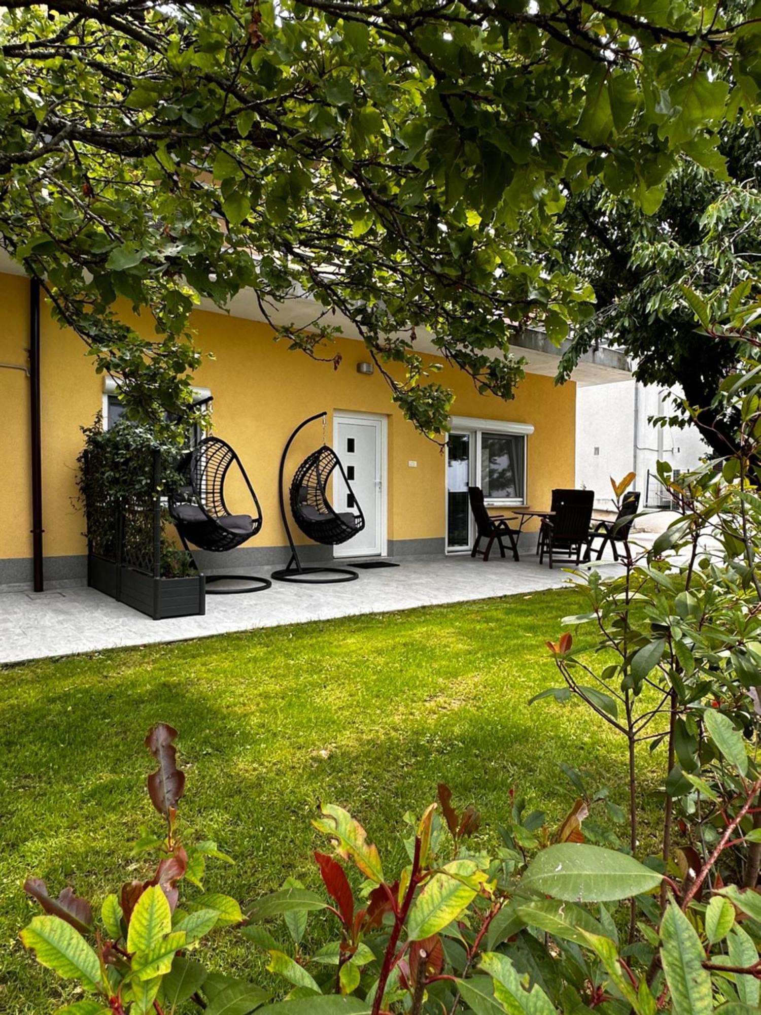 Riad Apartments Premium Zgornje Skofije Exteriör bild